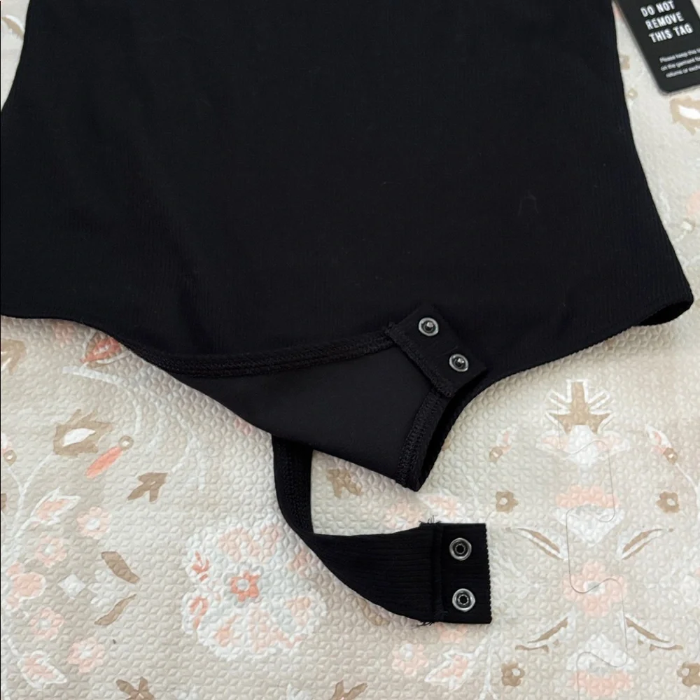EXPRESS Ribbed Black Off Shoulder Ruffled Bodysuit XS New With Tags - Picture 5 of 6